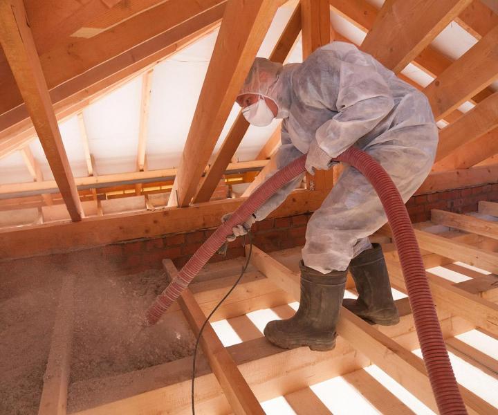 Travaux d’isolation par cellulose pulvérisée Montréal